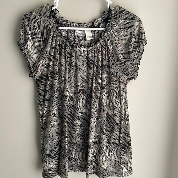 Kim Rogers Ruffle trim neck & sleeve Animal Print burnout top- Large - Picture 1 of 10